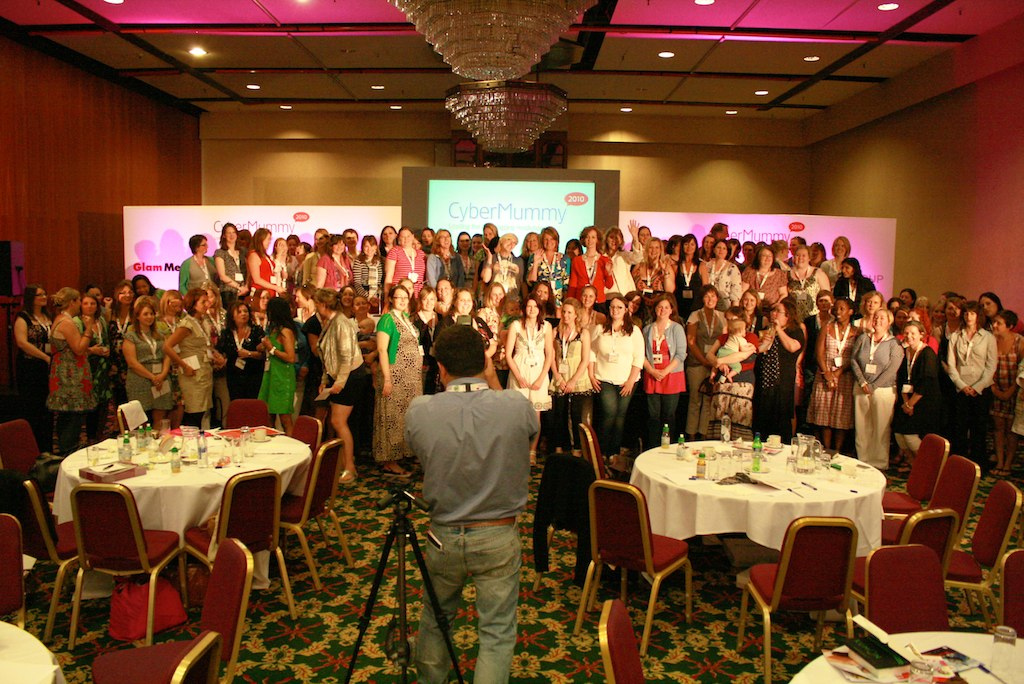 199 mummy bloggers and 1 daddy blogger